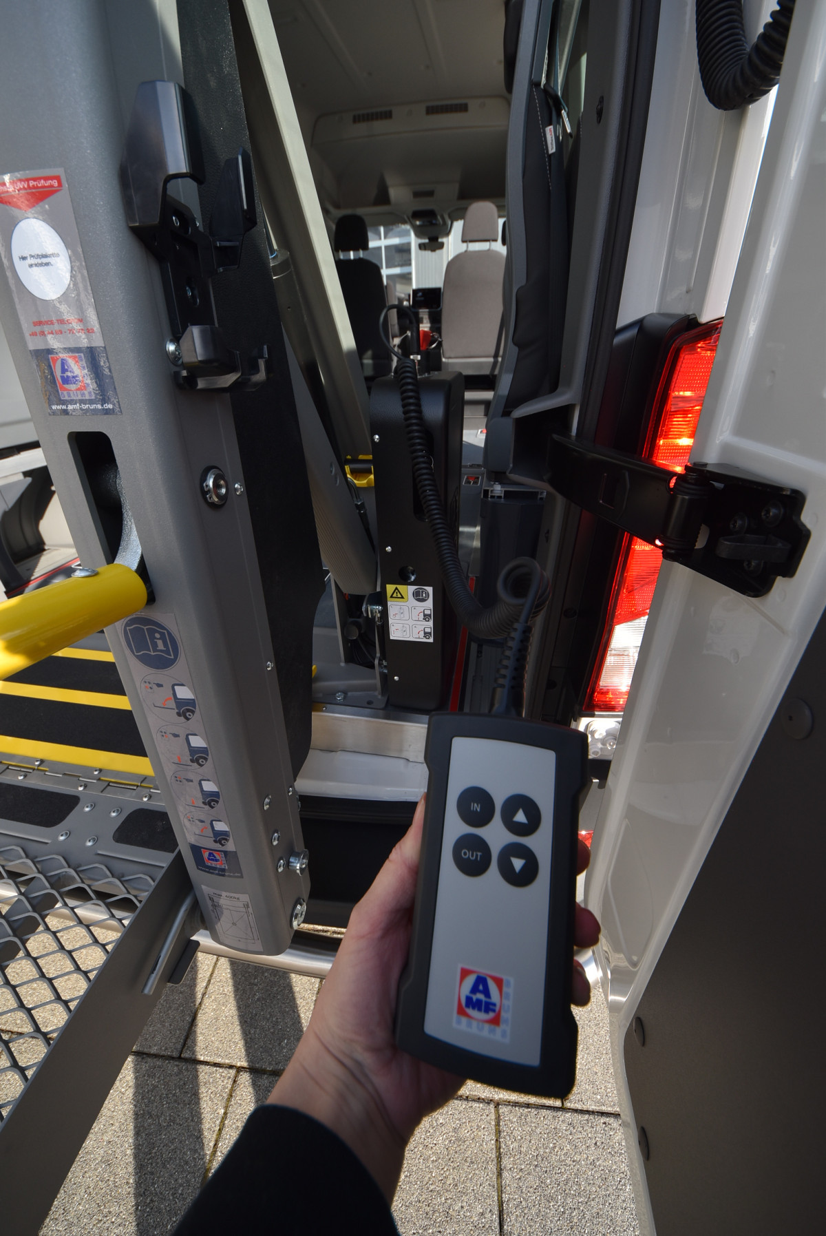 MAN TGE 3.140 Wheelchair-Accessible Bus - Image 7