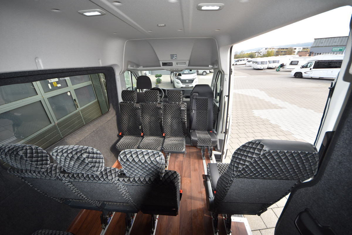 VW eCrafter weiss Schulbus mit 21+1 SitzplÃ¤tze - Bild 6
