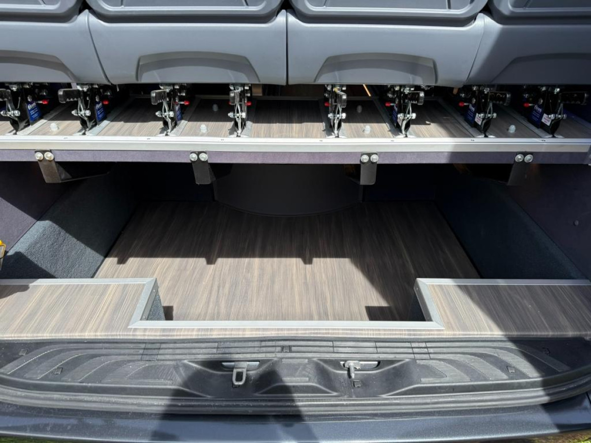 Mercedes 519 VIP mit Panoramaverglasung 17 / 21 PlÃ¤tze - Bild 17