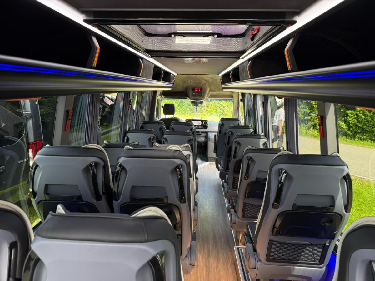Mercedes 519 VIP mit Panoramaverglasung 17 / 21 PlÃ¤tze - Bild 10