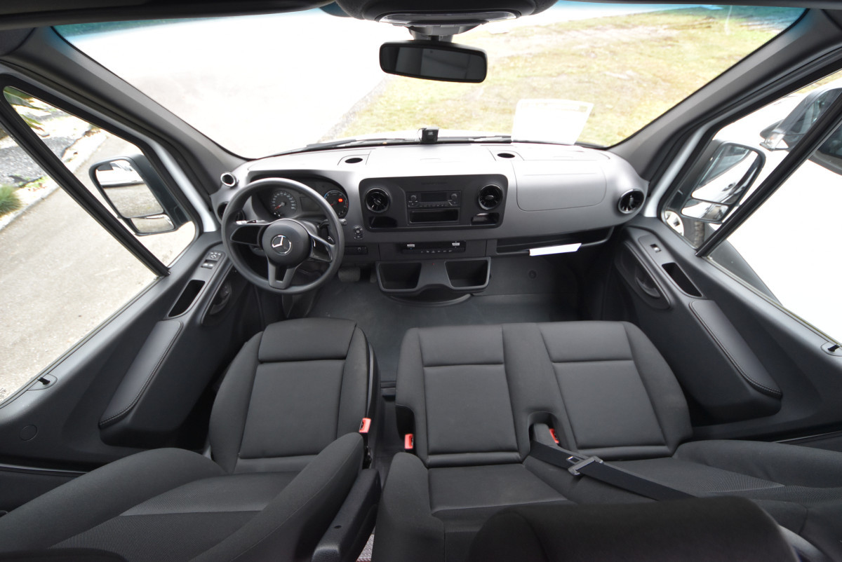 Mercedes 312 eSprinter Elektro Schulbus - Bild 7