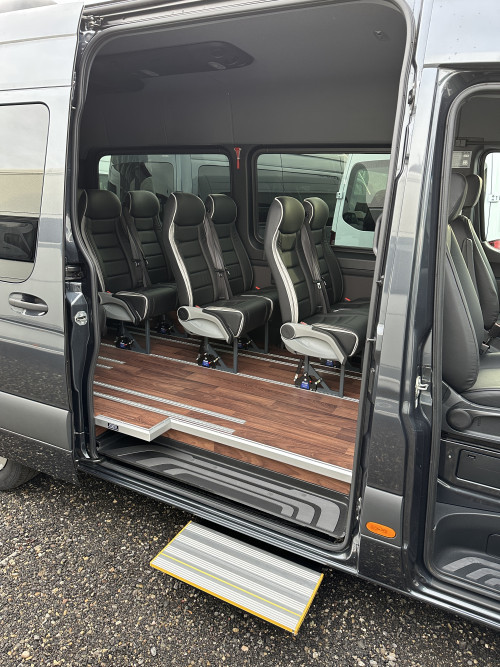 Mercedes 317 VIP 13 SitzplÃ¤tze