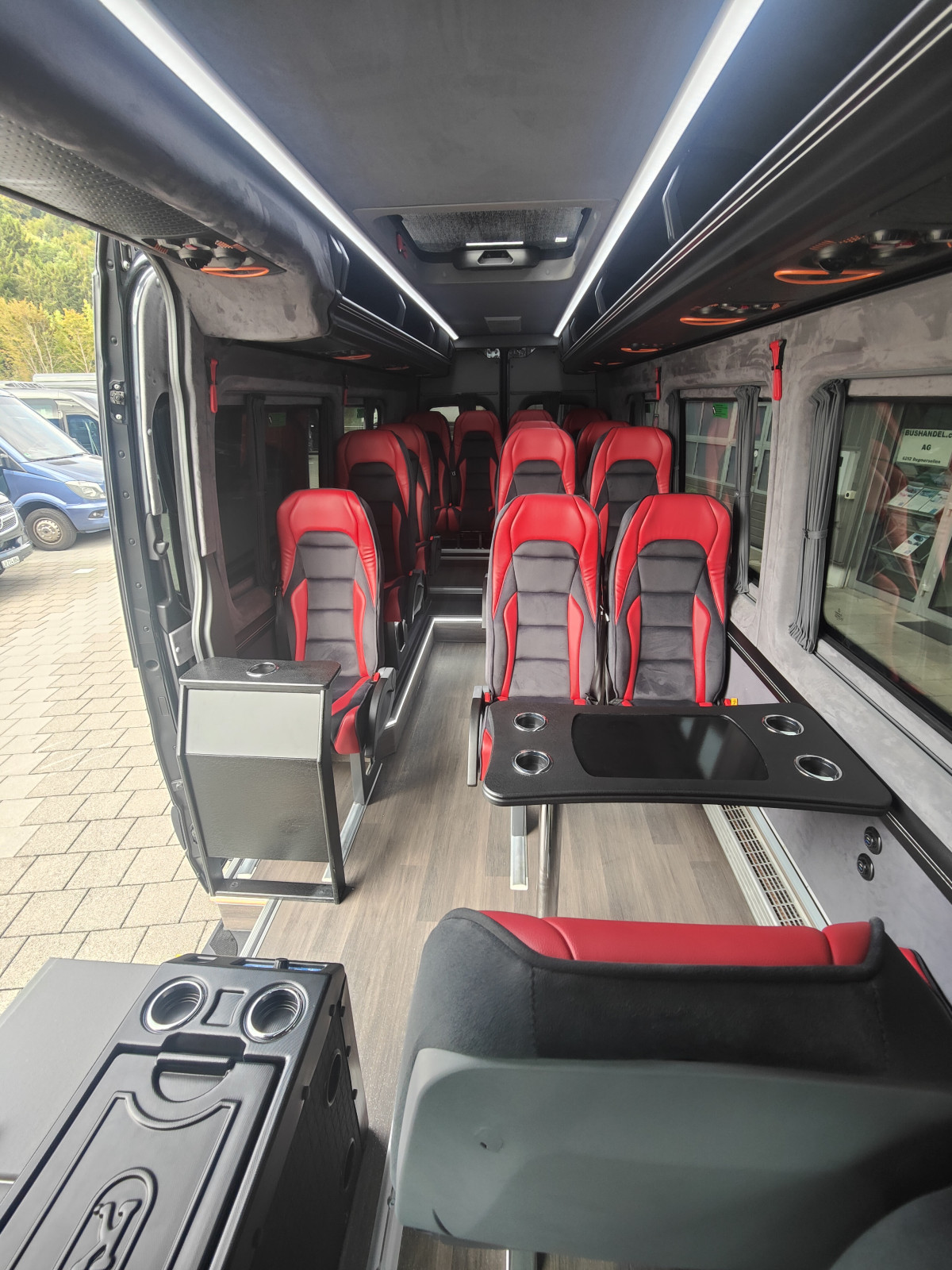Mercedes 519 VIP Midibus mit 17 SitzplÃ¤tze - Bild 5