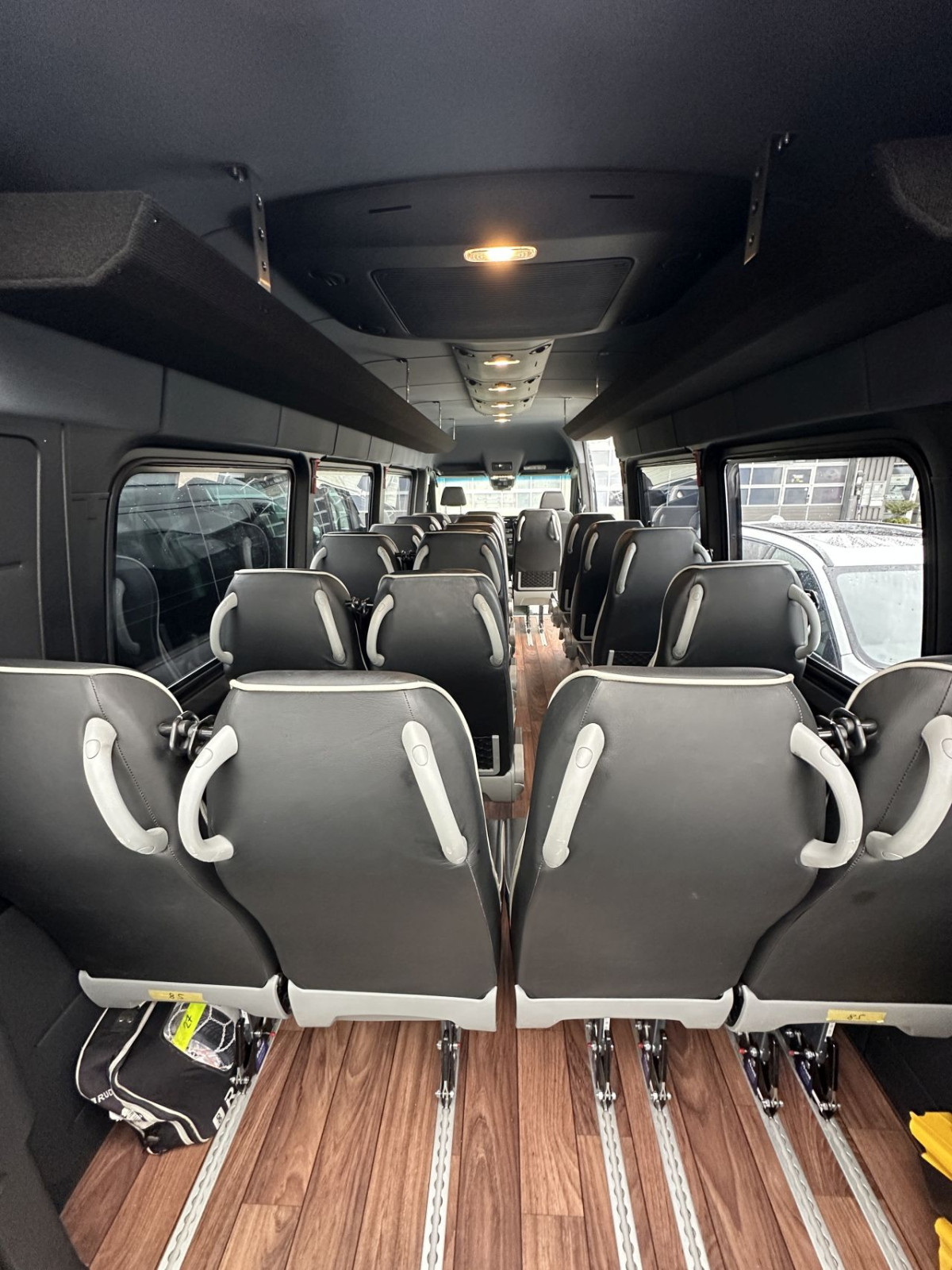 Mercedes 519 VIP Midibus mit 17/21 PlÃ¤tze - Bild 7