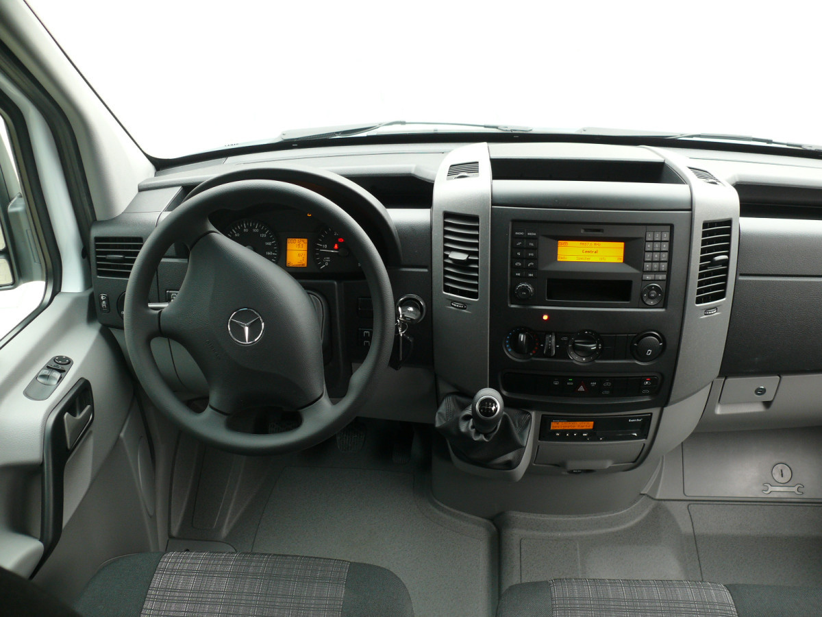 Mercedes Sprinter 316 Schulbus - Bild 10