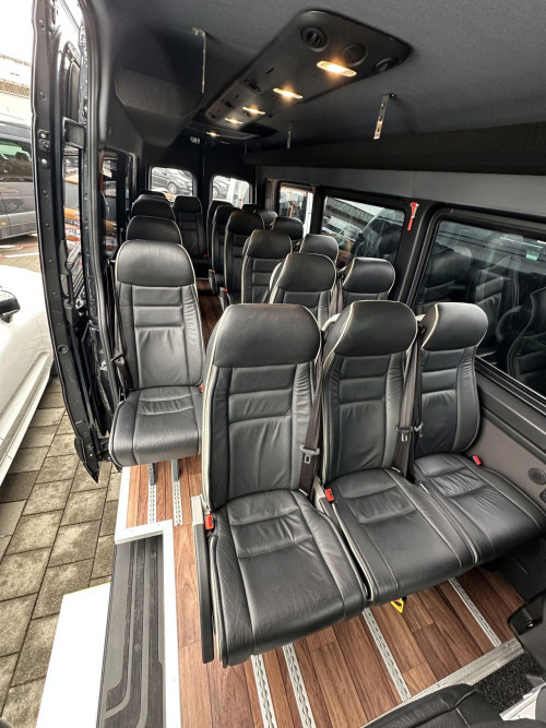 Mercedes 519 VIP Midibus mit 17/21 PlÃ¤tze