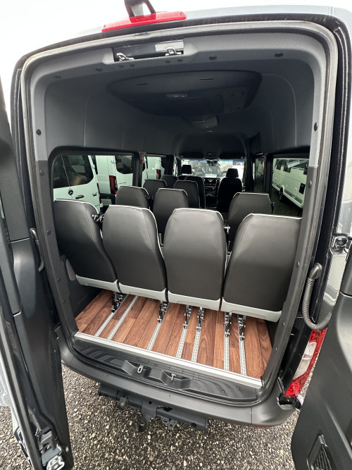 Mercedes 317 VIP Kleinbus total 13 PlÃ¤tze