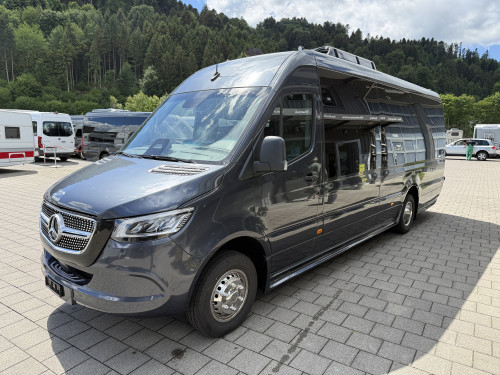 Mercedes 519 VIP Midibus mit Stufendoppelverglasung