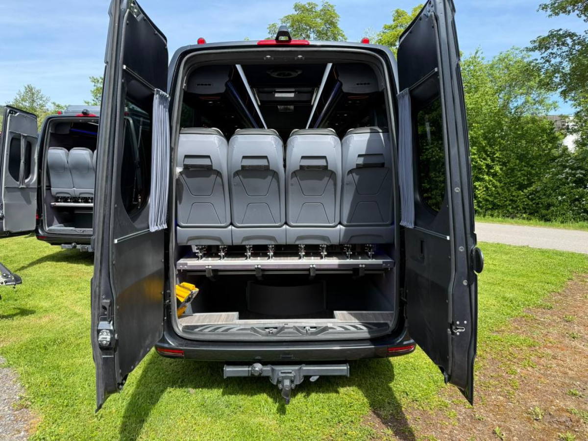 Mercedes 519 VIP mit Panoramaverglasung 17 / 21 PlÃ¤tze - Bild 16