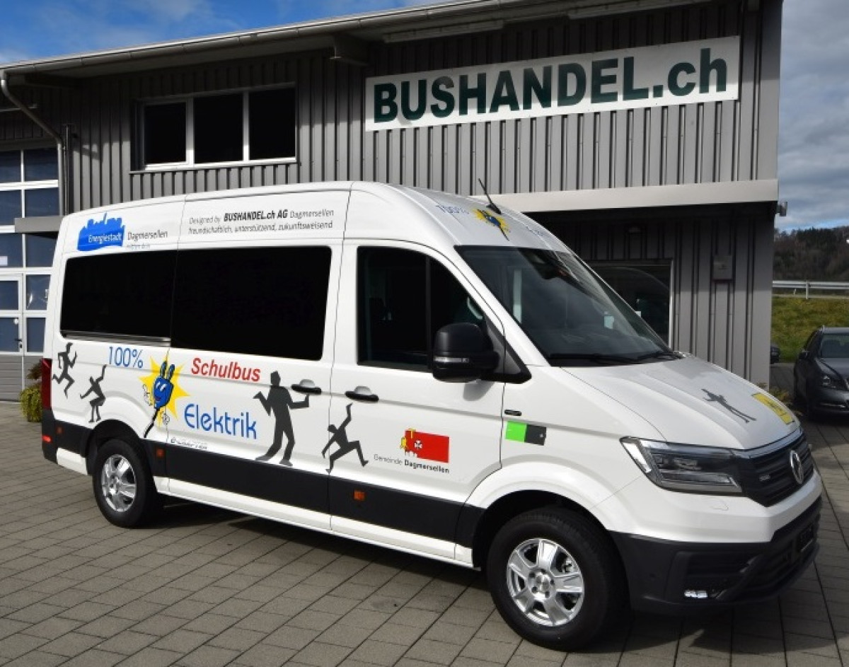 VW eCrafter weiss Schulbus mit 21+1 SitzplÃ¤tze - Bild 1