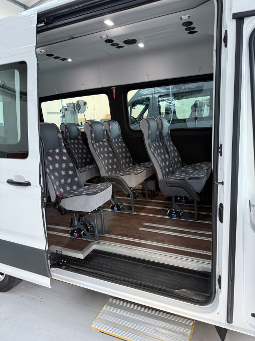 VW Crafter 35 Kleinbus mit 14 PlÃ¤tzen