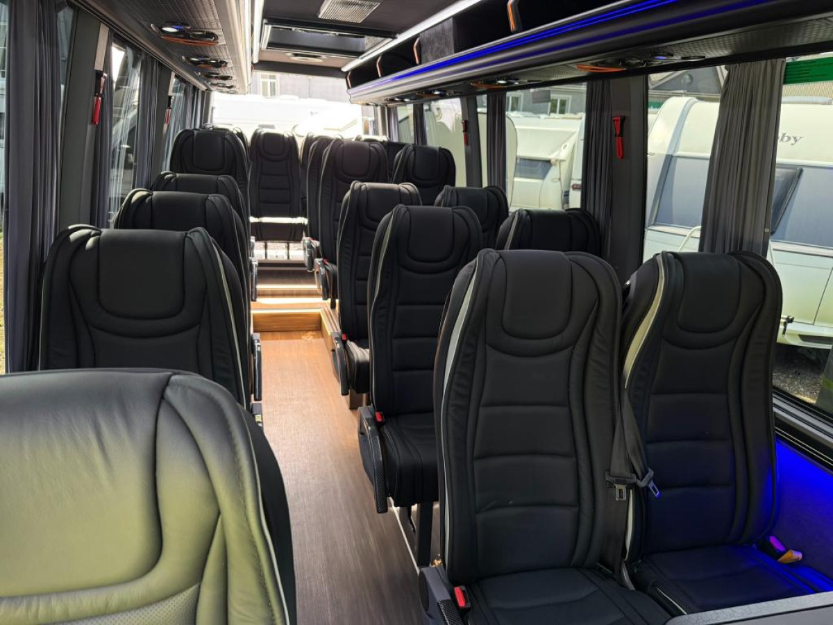Mercedes 519 VIP mit Panoramaverglasung 17 / 21 PlÃ¤tze - Bild 7