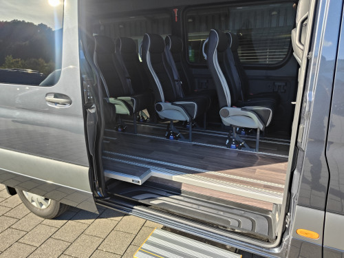 Mercedes 317 VIP Kleinbus total 13 PlÃ¤tze