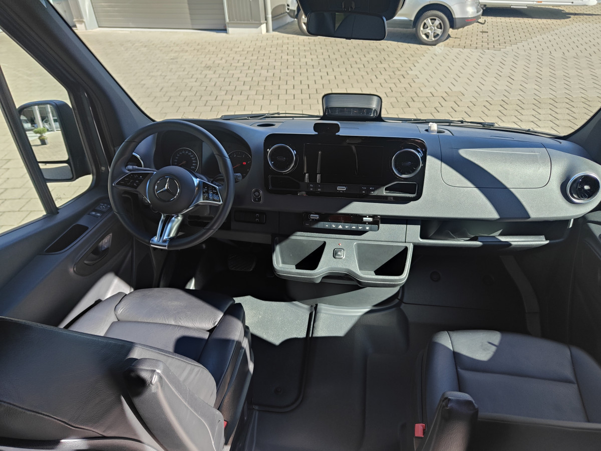 Mercedes 317 VIP Kleinbus - Bild 8