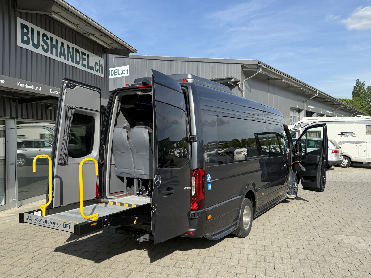 Mercedes 519 Rollstuhlbus mit bis zu 4 RollstÃ¼hle oder 21 PlÃ¤tze - Bild 7
