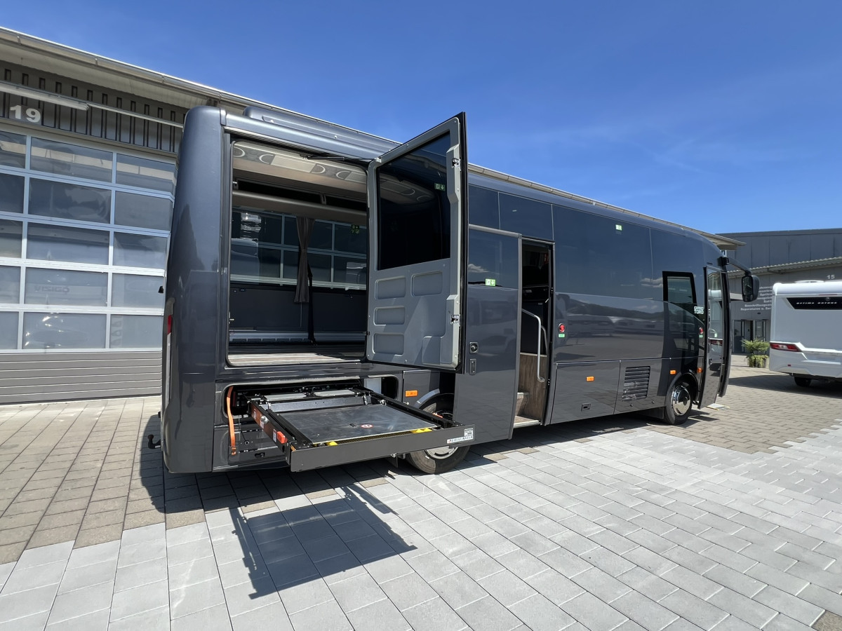 AOS GRAND TORO mit Rollstuhllift - Bild 3