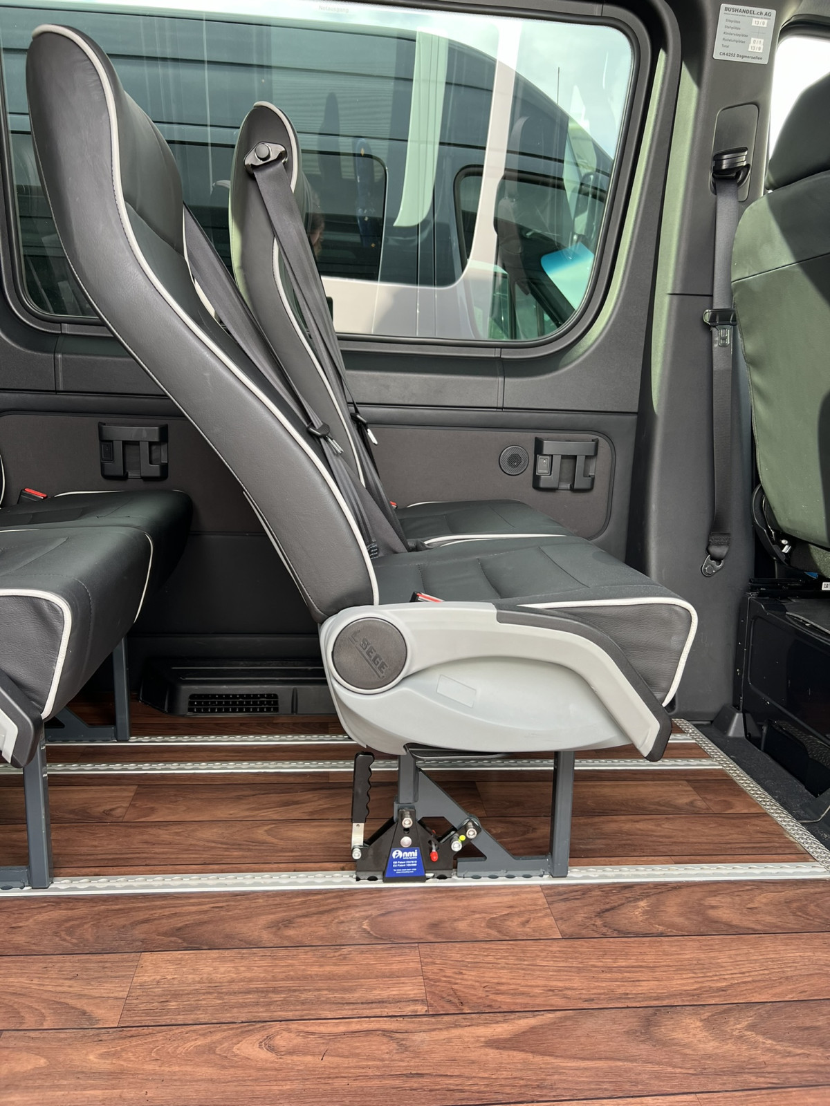 Minibus MERCEDES-BENZ 317 CDI VIP - Photo 14