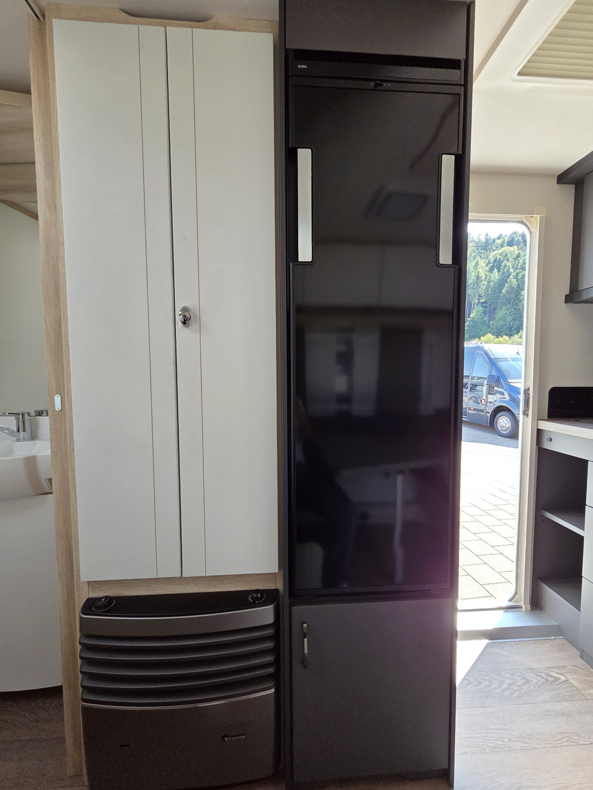 Hobby 400 SFe De Luxe - Image 22