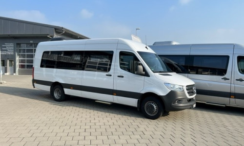 MERCEDES-BENZ Sprinter (E06) 519 avec pédale d'auto-école