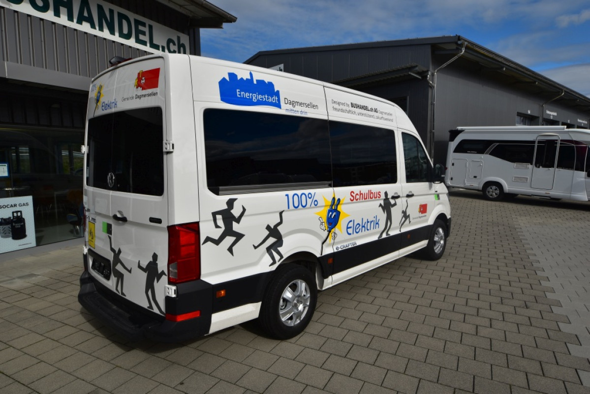VW eCrafter weiss Schulbus mit 21+1 SitzplÃ¤tze - Bild 2