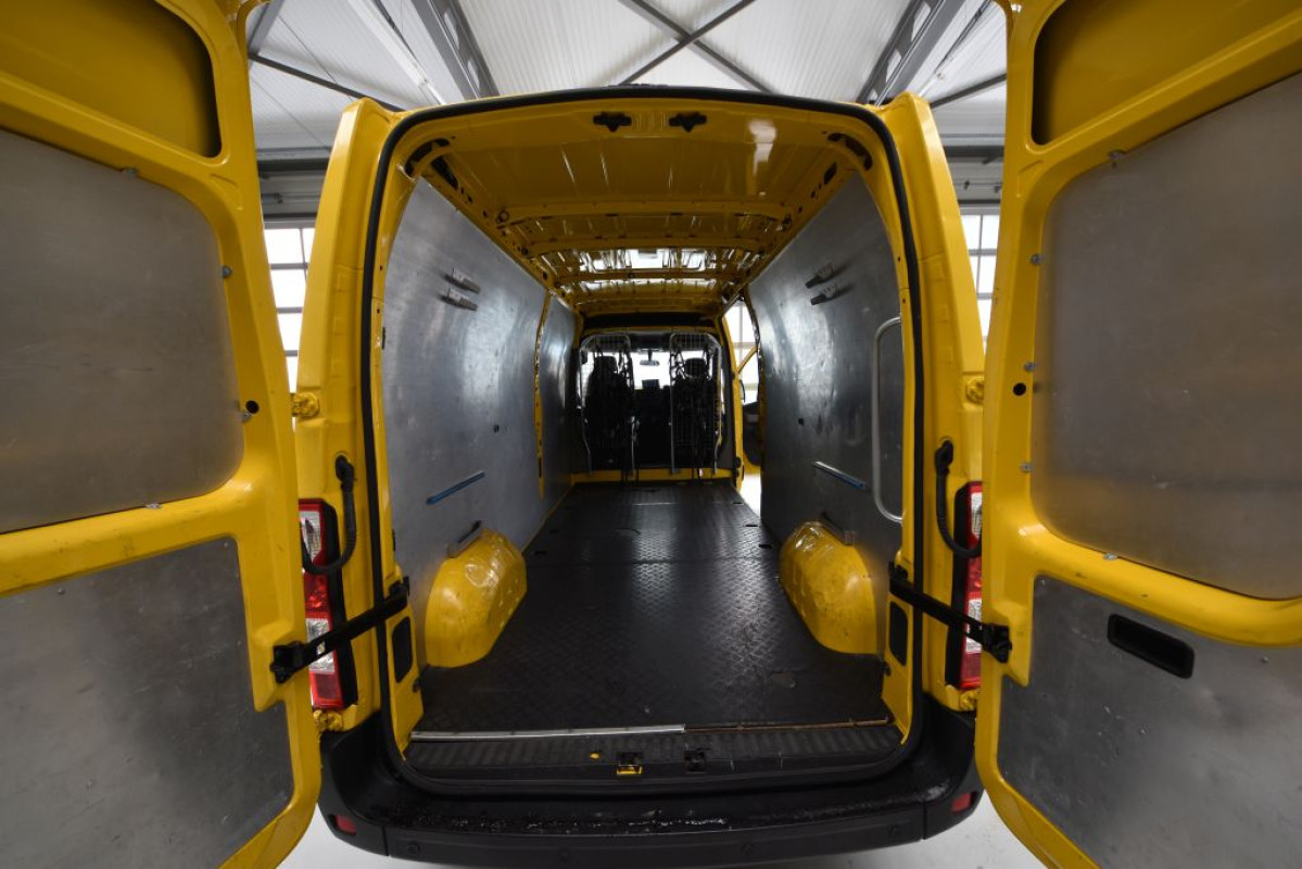 Renault Master T35 dCi 130 L3H2 giallo con 1 sedile conducente e 1 sedile passeggero - Immagine 3