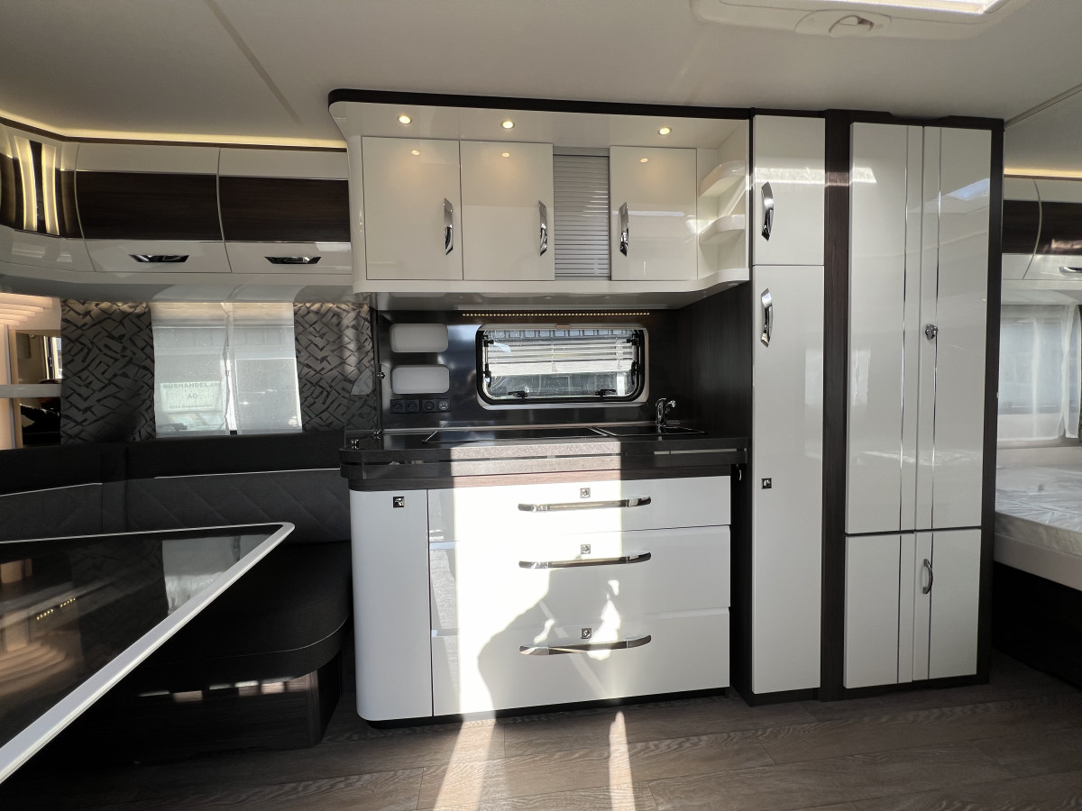 Hobby 560 UL Prestige - Image 11