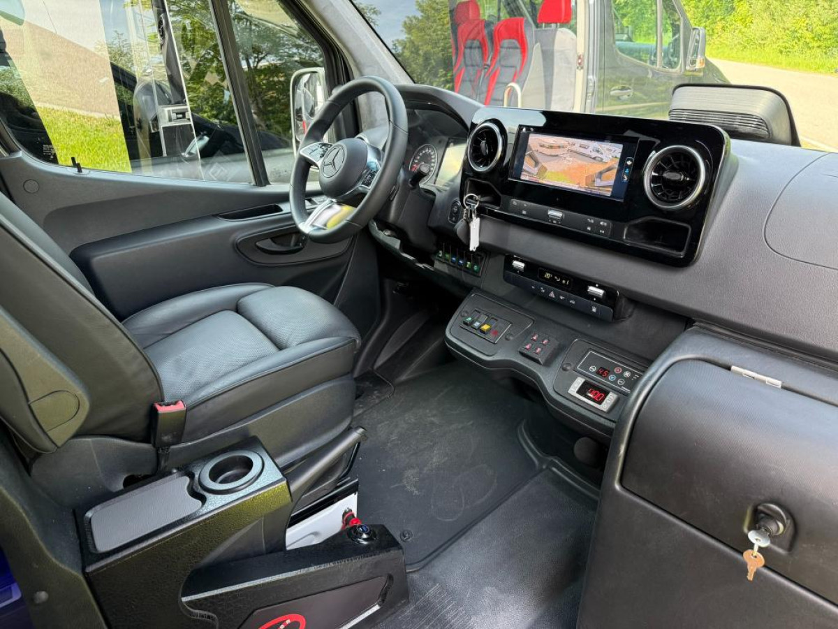 Mercedes 519 VIP mit Panoramaverglasung 17 / 21 PlÃ¤tze - Bild 13