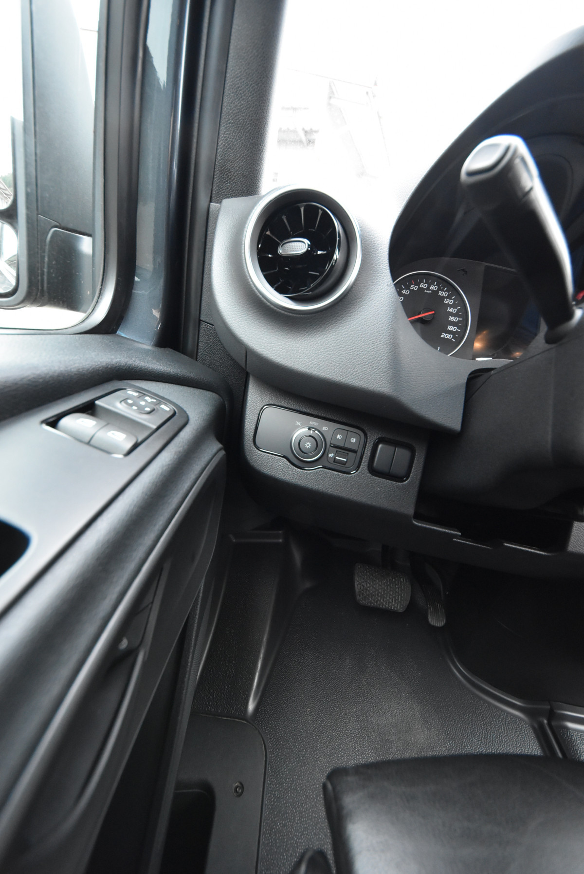 Minibus MERCEDES-BENZ 317 CDI VIP - Photo 19