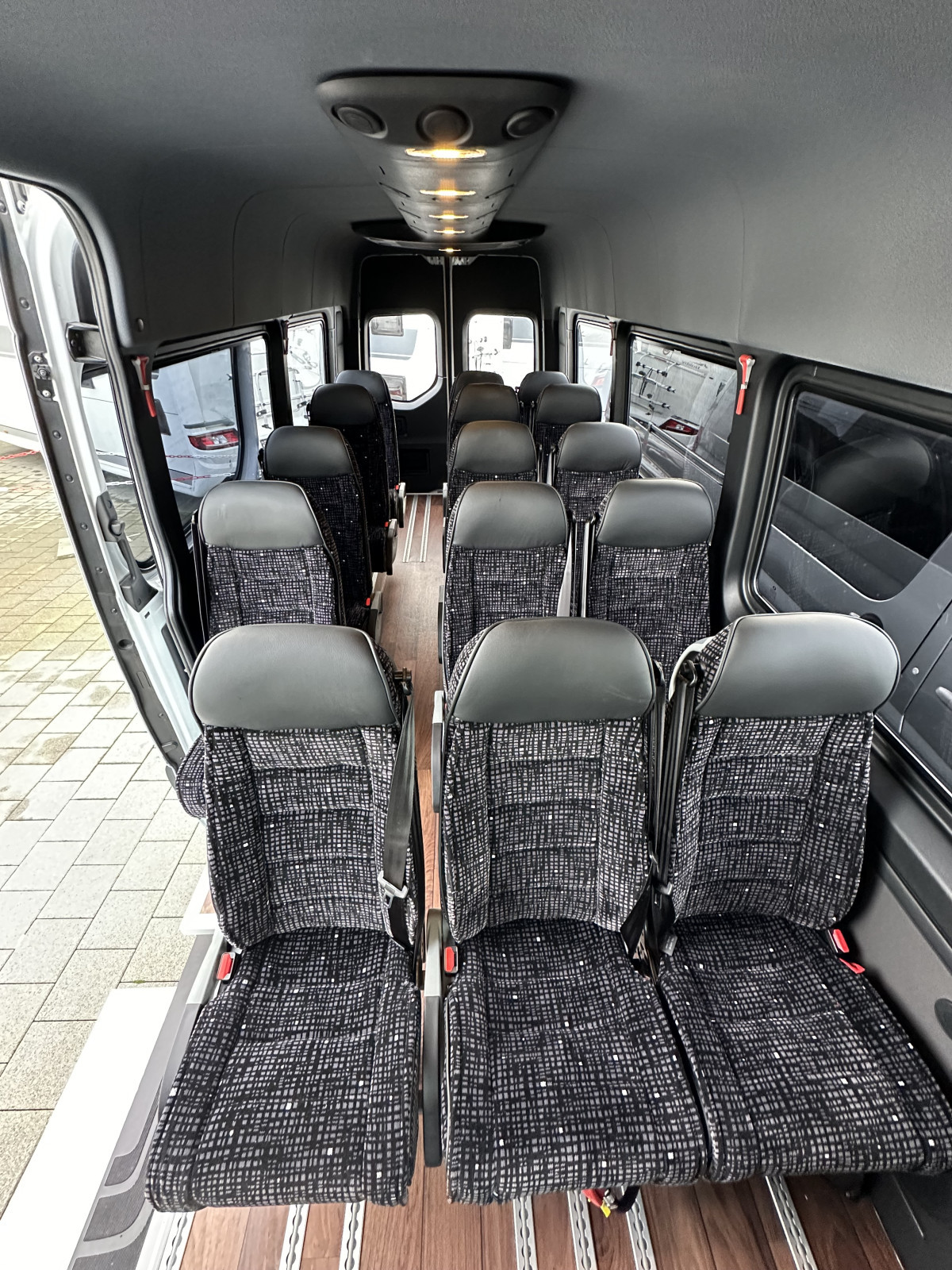 Mercedes 519 mit 17/21 SitzplÃ¤tzen - Bild 9