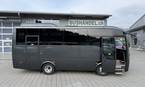 AOS Novo Ultra Reisebus mit 29 PlÃ¤tze total