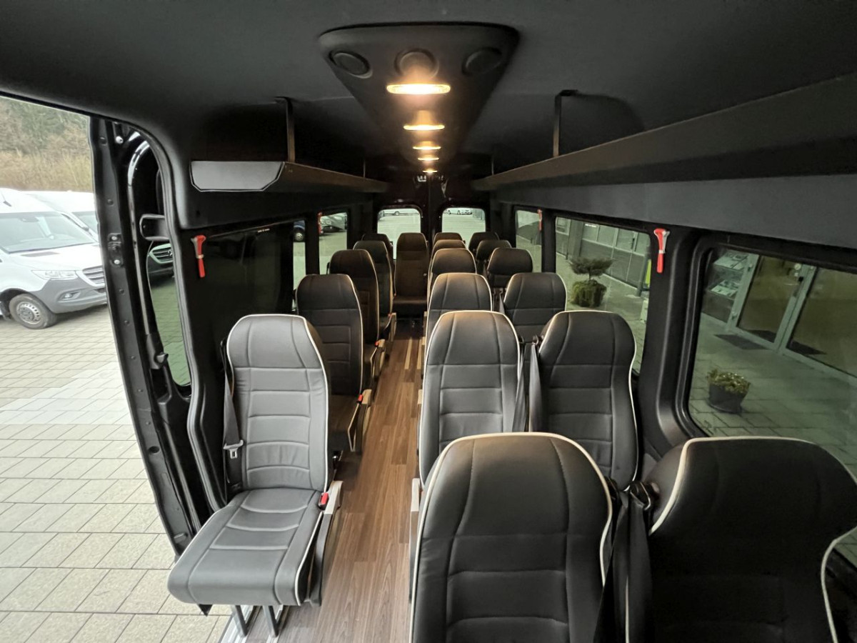 Mercedes 519 cdi VIP Midibus mit 17/22 SitzplÃ¤tzen schwarz metalisiert - Bild 7