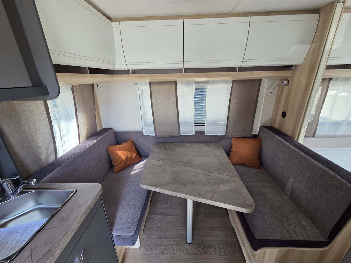 Hobby 400 SFe De Luxe - Image 15