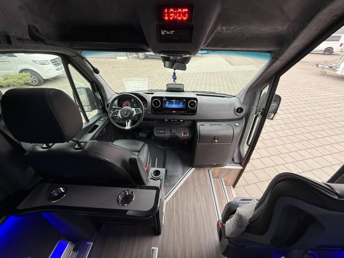 Mercedes 519 VIP mit Panoramaverglasung 17 / 21 PlÃ¤tze - Bild 19